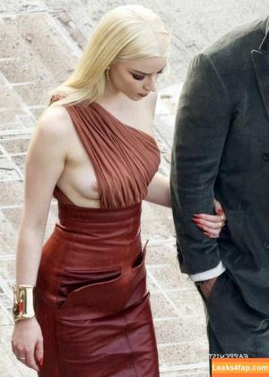 Anya Taylor-Joy photo #1725