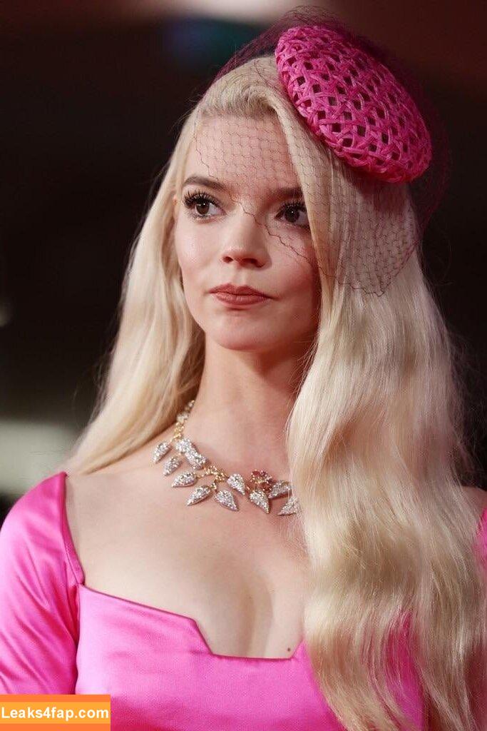 Anya Taylor-Joy / Anya Taylor Joy / anyataylorjoy leaked photo photo #2442