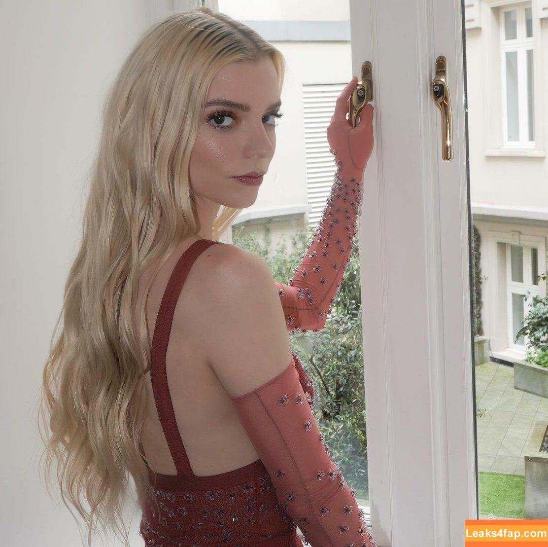 Anya Taylor-Joy / Anya Taylor Joy / anyataylorjoy leaked photo photo #2451