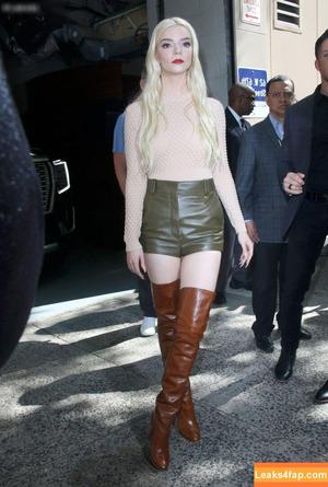 Anya Taylor-Joy photo #2045