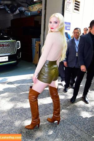 Anya Taylor-Joy photo #2051