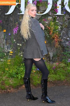 Anya Taylor-Joy photo #2090