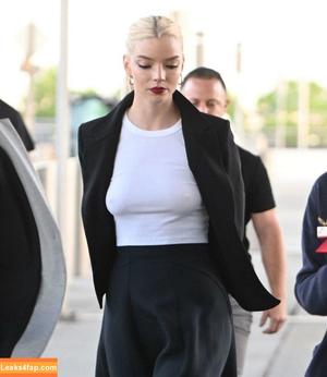 Anya Taylor-Joy photo #2220