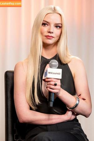 Anya Taylor-Joy photo #2223