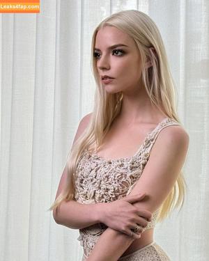 Anya Taylor-Joy photo #2457