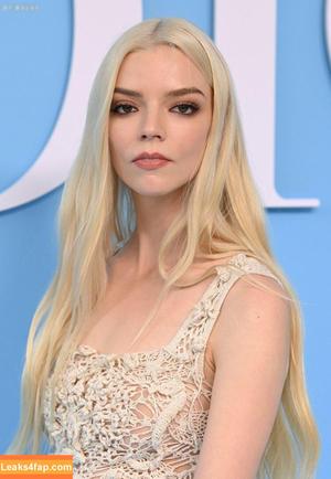 Anya Taylor-Joy photo #2465