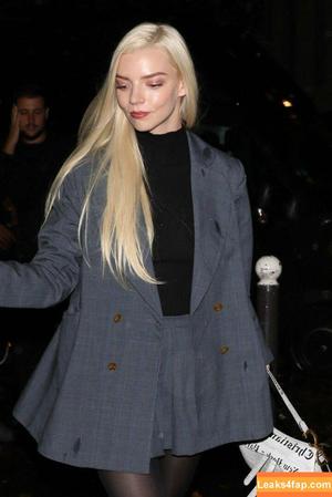 Anya Taylor-Joy photo #2470