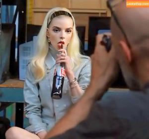 Anya Taylor-Joy photo #2509