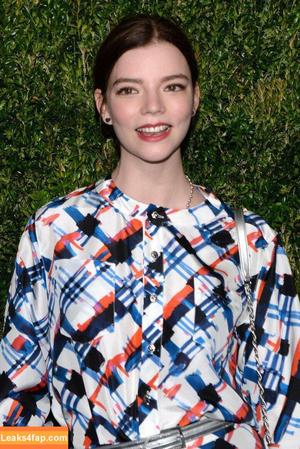 Anya Taylor-Joy photo #2520