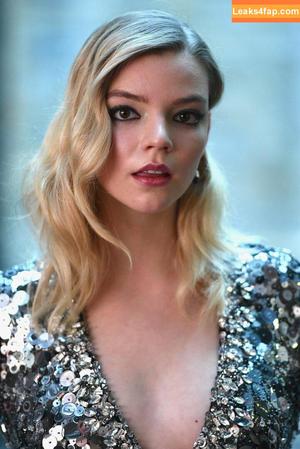 Anya Taylor-Joy photo #2521