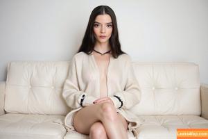Anya Taylor-Joy photo #2530