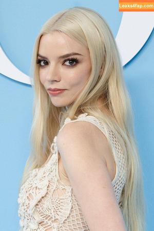 Anya Taylor-Joy photo #2549