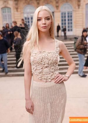 Anya Taylor-Joy photo #2551
