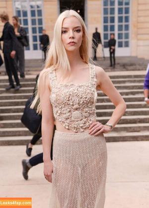 Anya Taylor-Joy photo #2553