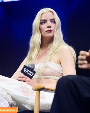 Anya Taylor-Joy photo #2645