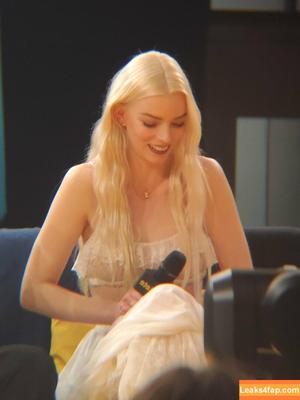 Anya Taylor-Joy photo #2647
