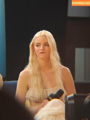Anya Taylor-Joy photo #2648