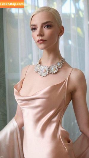 Anya Taylor-Joy photo #2704