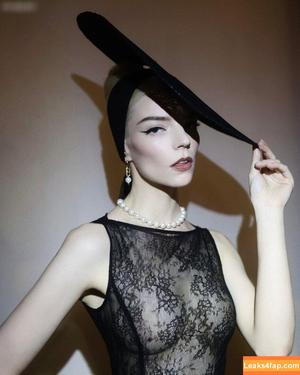 Anya Taylor-Joy photo #2756