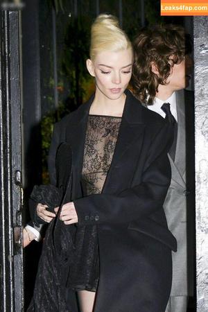Anya Taylor-Joy photo #2759