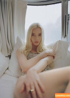 Anya Taylor-Joy фото #2965