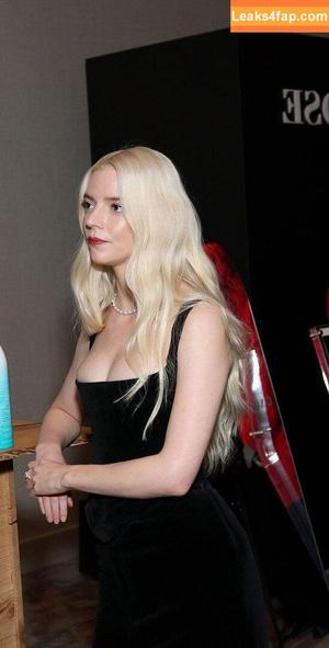 Anya Taylor-Joy фото #2999