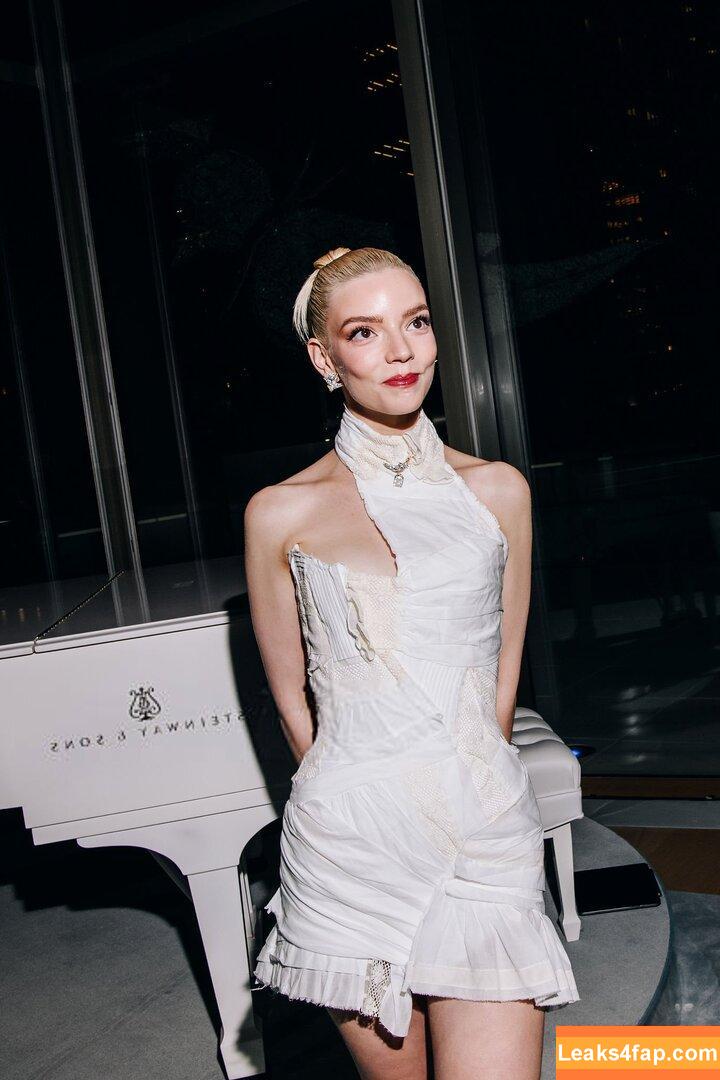 Anya Taylor-Joy / Anya Taylor Joy / anyataylorjoy слитое фото фото #3005