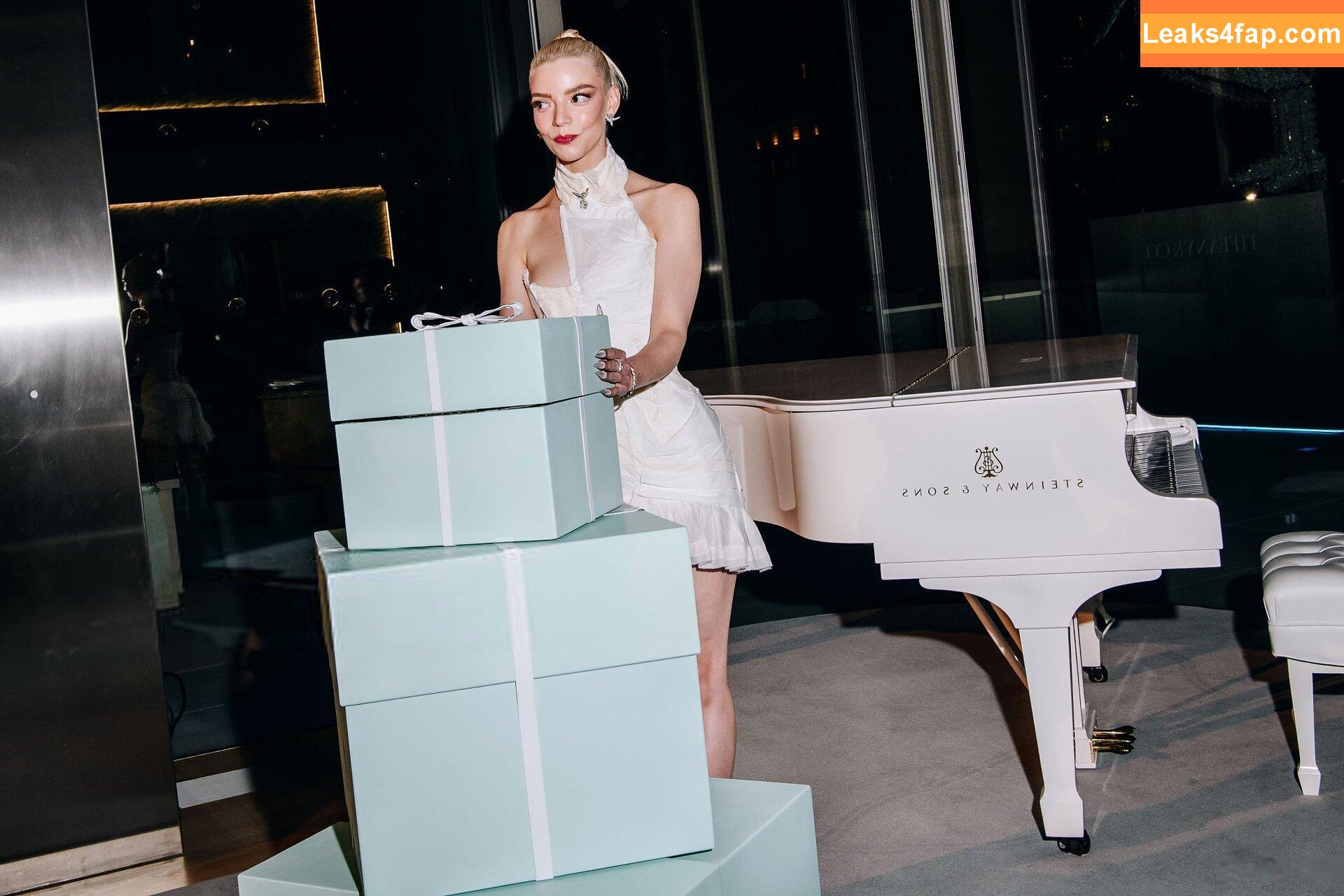 Anya Taylor-Joy / anyataylorjoy leaked photo photo #3006