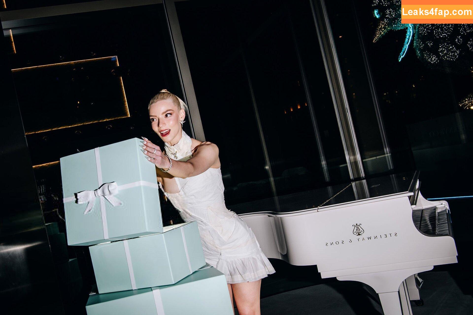 Anya Taylor-Joy / anyataylorjoy слитое фото фото #3008