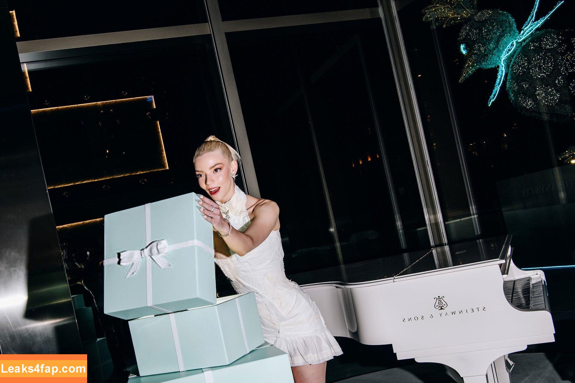 Anya Taylor-Joy / anyataylorjoy слитое фото фото #3009