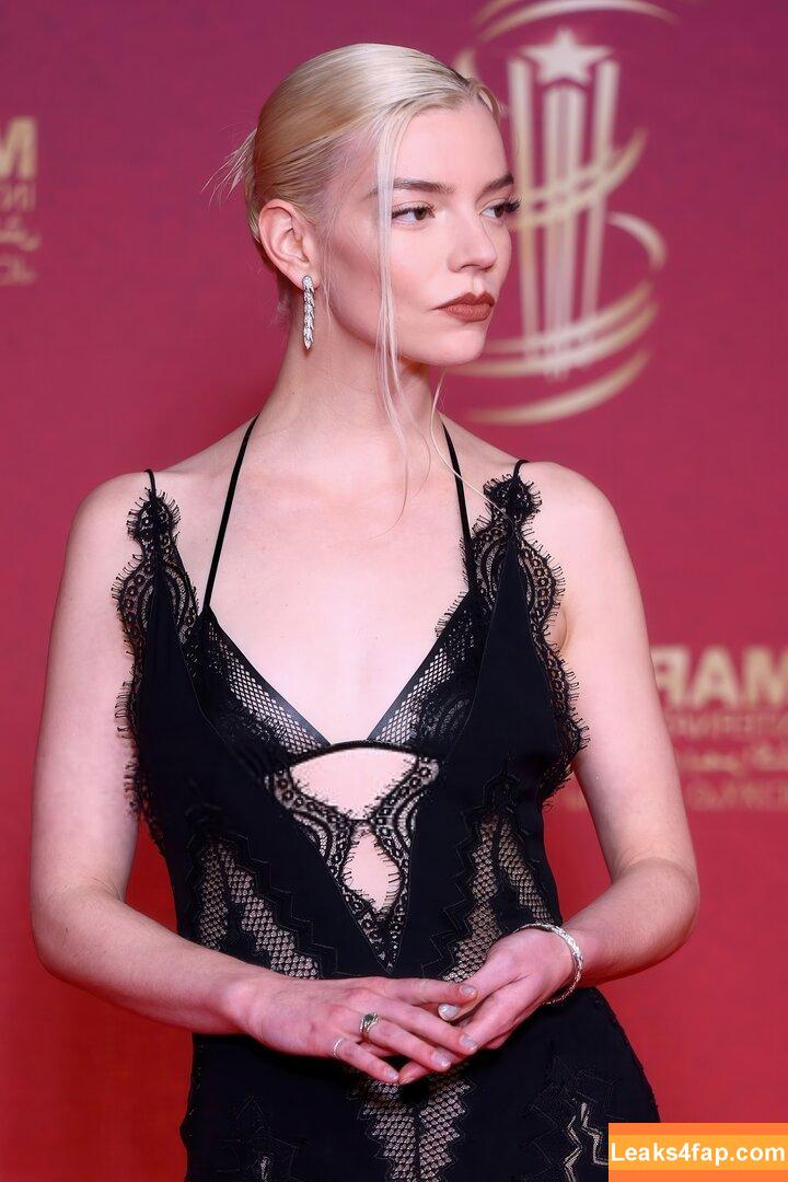 Anya Taylor-Joy / anyataylorjoy / owlicats leaked photo photo #3055