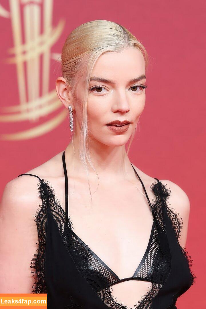 Anya Taylor-Joy / anyataylorjoy / owlicats leaked photo photo #3056