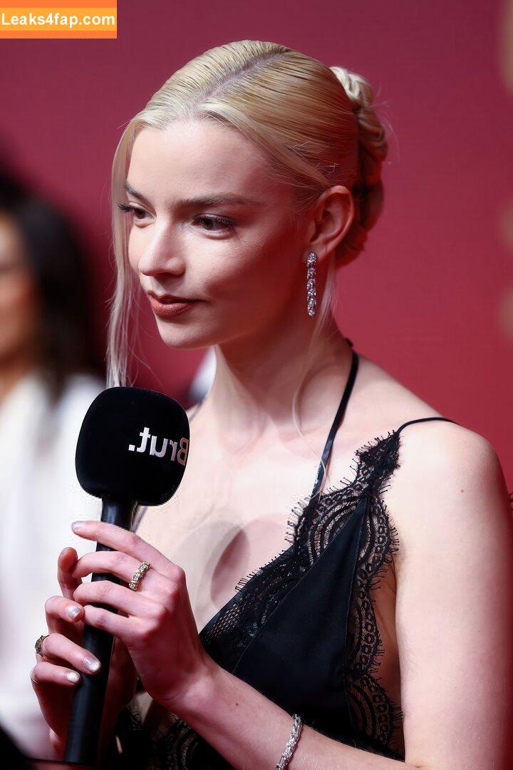 Anya Taylor-Joy / anyataylorjoy / owlicats leaked photo photo #3058