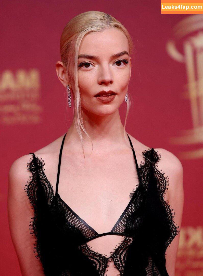 Anya Taylor-Joy / anyataylorjoy / owlicats leaked photo photo #3081