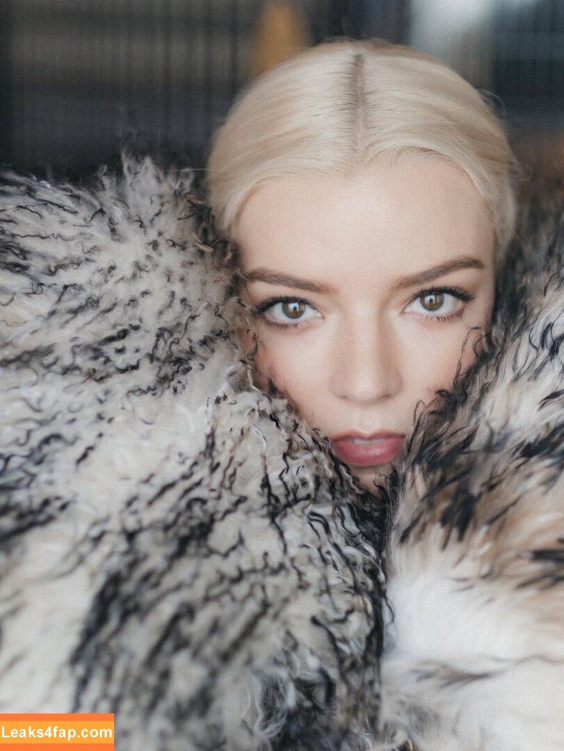 Anya Taylor-Joy / anyataylorjoy leaked photo photo #3127