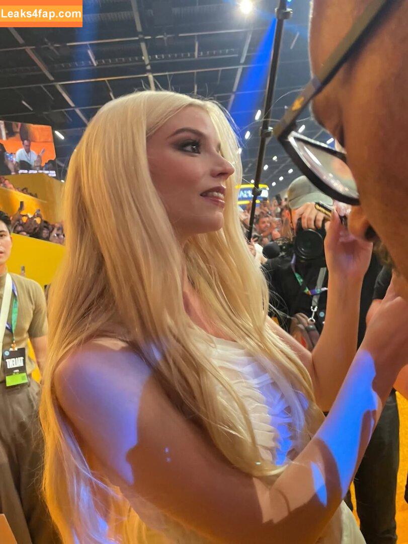 Anya Taylor-Joy / anyataylorjoy / owlicats leaked photo photo #3134