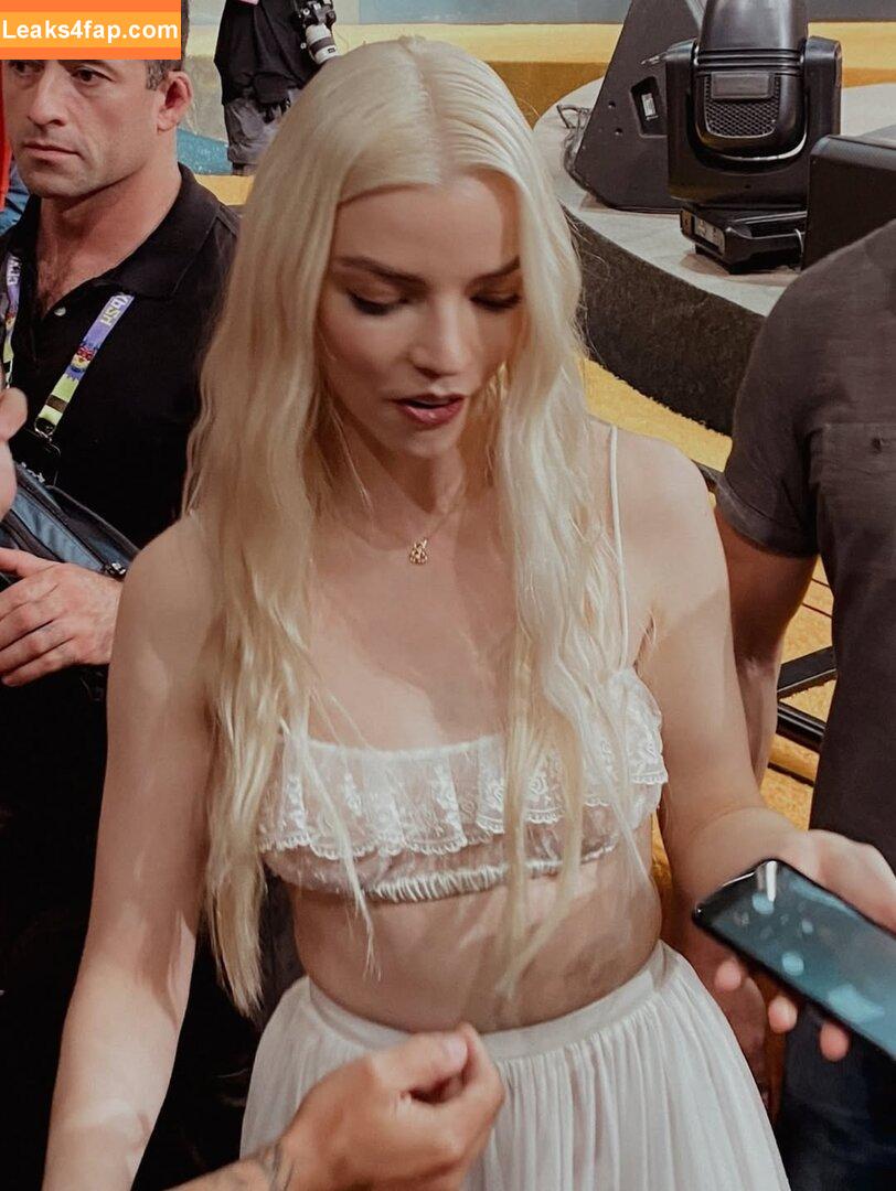 Anya Taylor-Joy / anyataylorjoy / owlicats leaked photo photo #3137