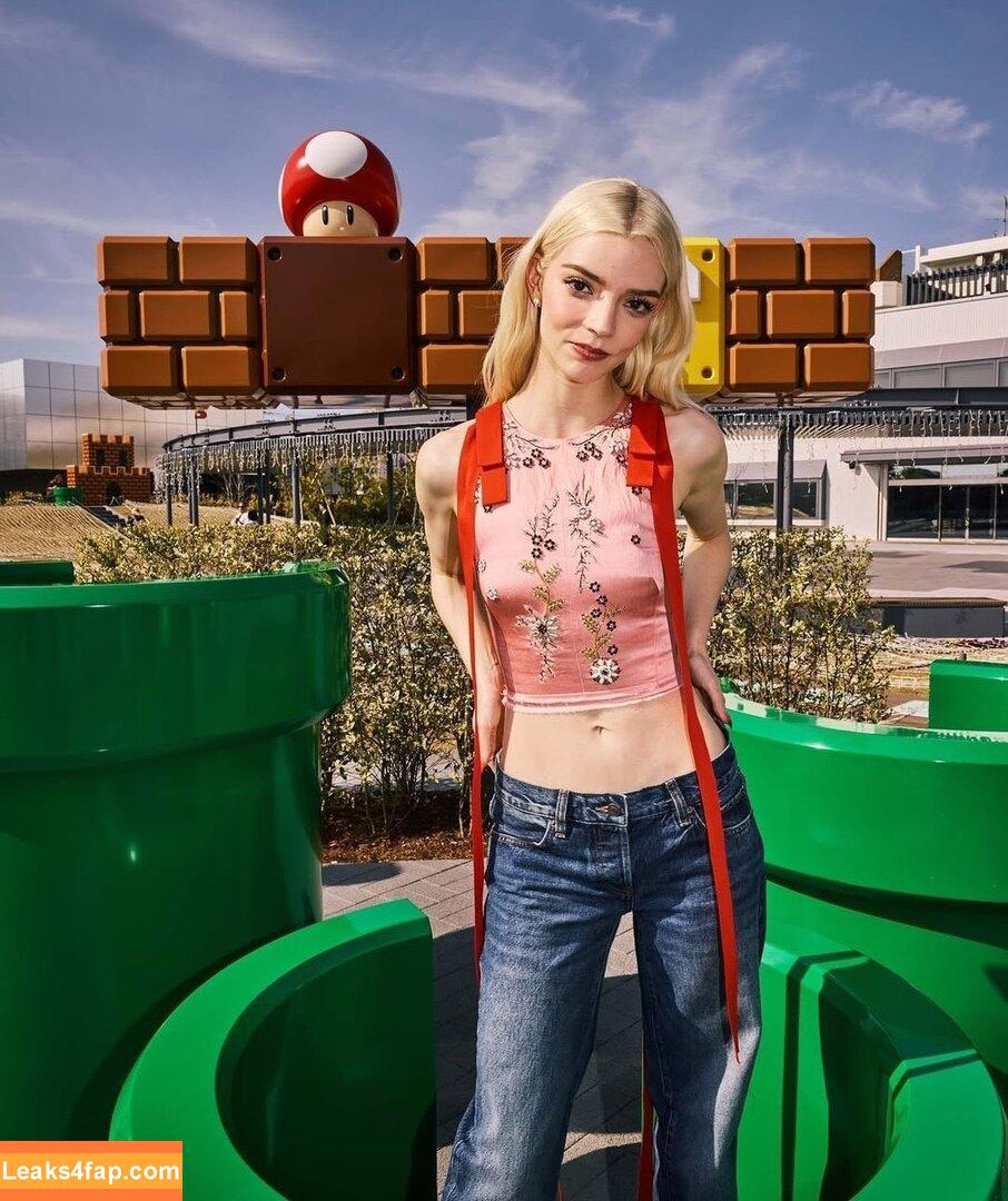 Anya Taylor-Joy / anyataylorjoy / owlicats leaked photo photo #3157