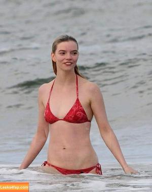 Anya Taylor-Joy photo #3000