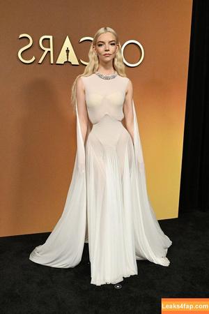 Anya Taylor-Joy photo #3030