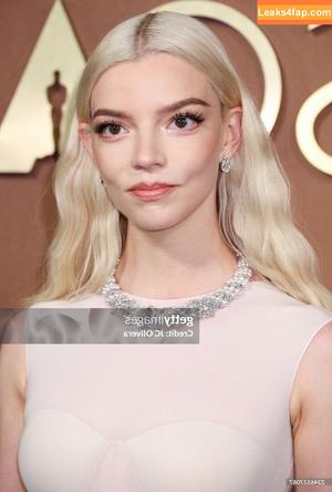 Anya Taylor-Joy photo #3038