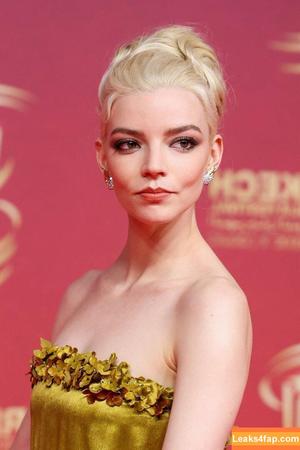 Anya Taylor-Joy photo #3041