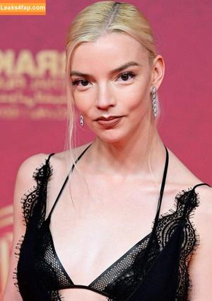 Anya Taylor-Joy photo #3083