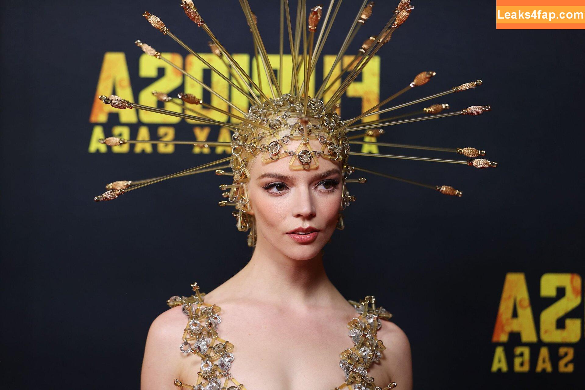 Anya Taylor /  слитое фото фото #0007