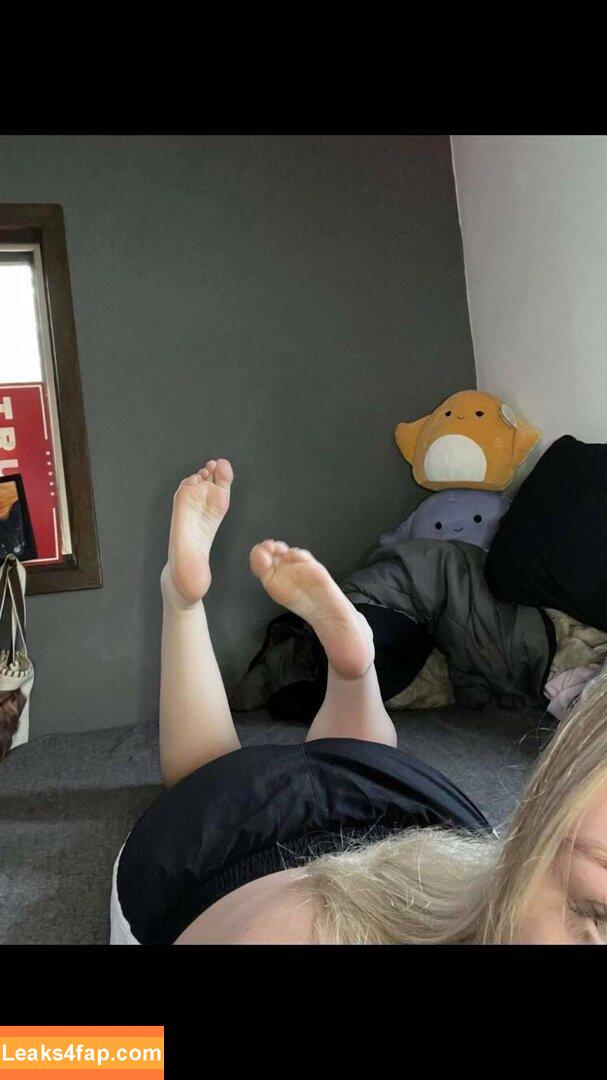 Anya Truax / anyatruax слитое фото фото #0009