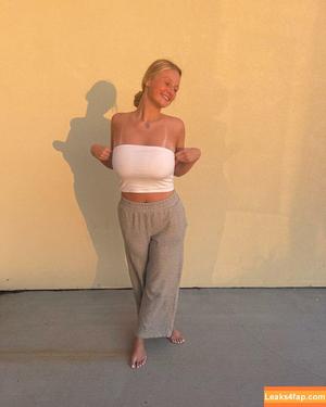 Anya Truax photo #0015