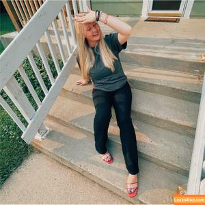 Anya Truax photo #0022