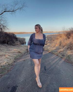 Anya Truax photo #0059