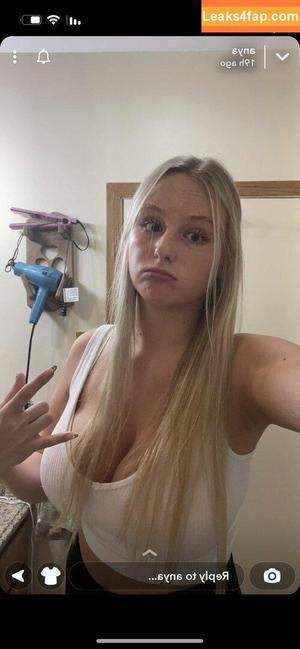 Anya Truax photo #0073