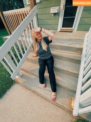 Anya Truax photo #0075